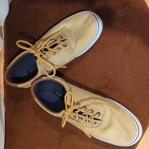 Tommy Hilfiger Sneaker Size 10.5